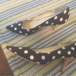 Navy and white polka dot pumps